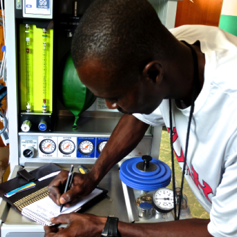 Anesthesia machine maintenance training in Haiti Anesthesia machine maintenance training in Haiti