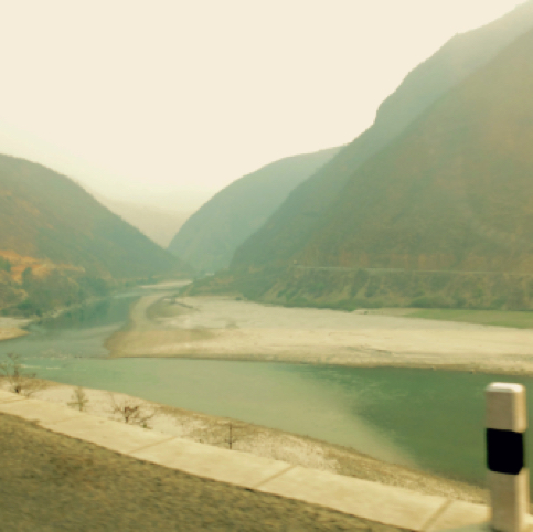 Road in Nepal Road in Nepal